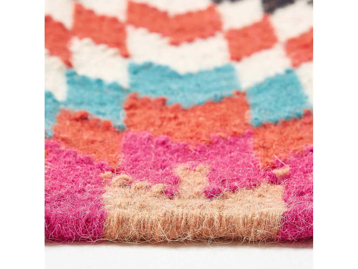 Homescapes Manila Handwoven Pink, Orange and White Multi Coloured Diamond Patterned Kilim Wool Rug, 120 x 170 cm
