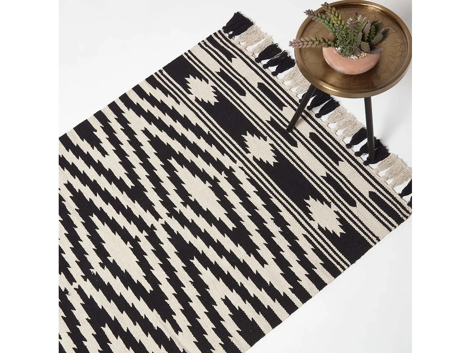 Homescapes Dinan Black & White Kilim Cotton Rug 240 x 300 cm