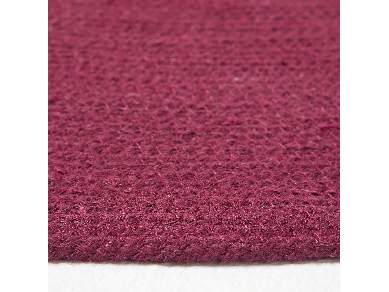 Homescapes Plum Handmade Woven Braided Round Rug, 150 cm