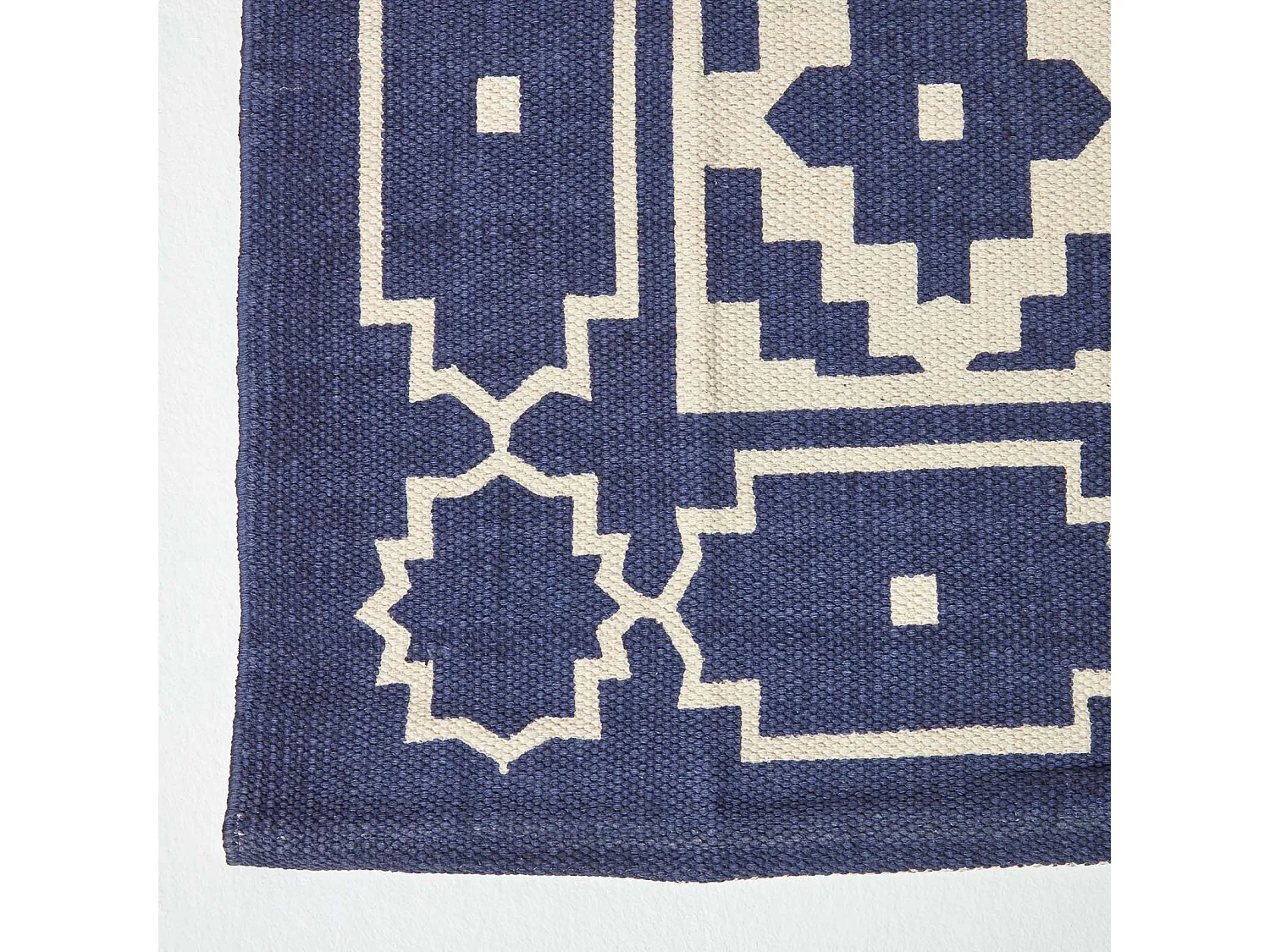 Homescapes Halmstad Blue and White Scandi Style 100% Cotton Printed Rug, 90 x 150 cm