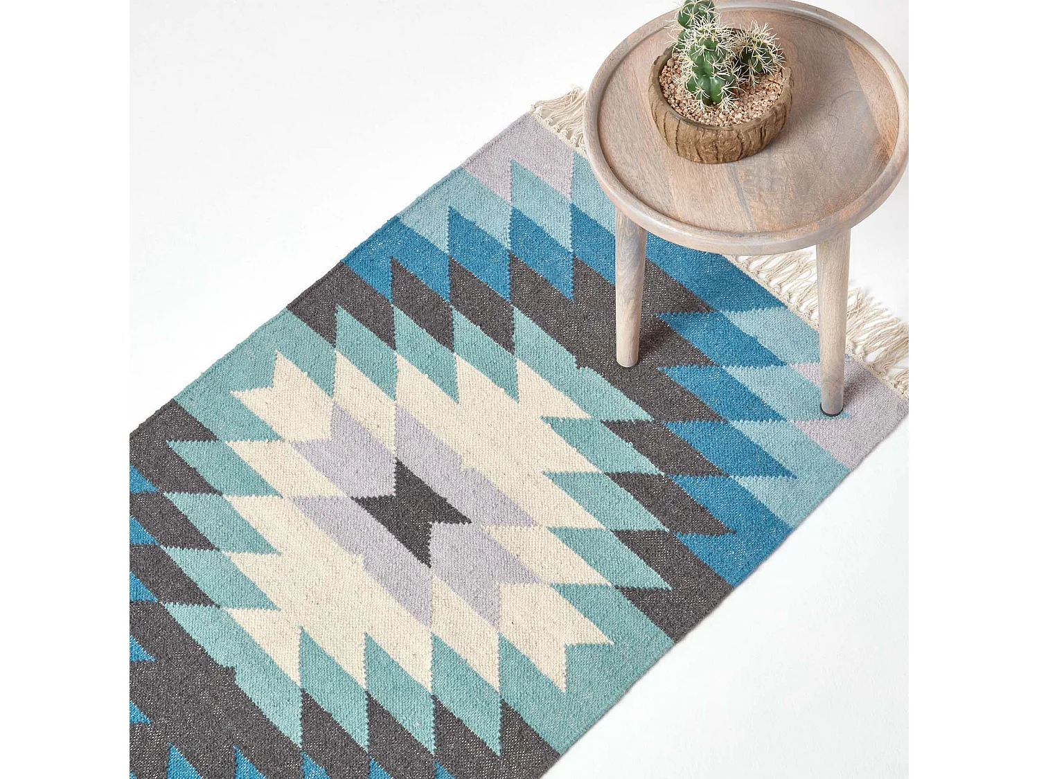 Homescapes Helsinki Handwoven Geometric Pattern Blue Grey and Cream Kilim Wool Rug, 66 x 200 cm