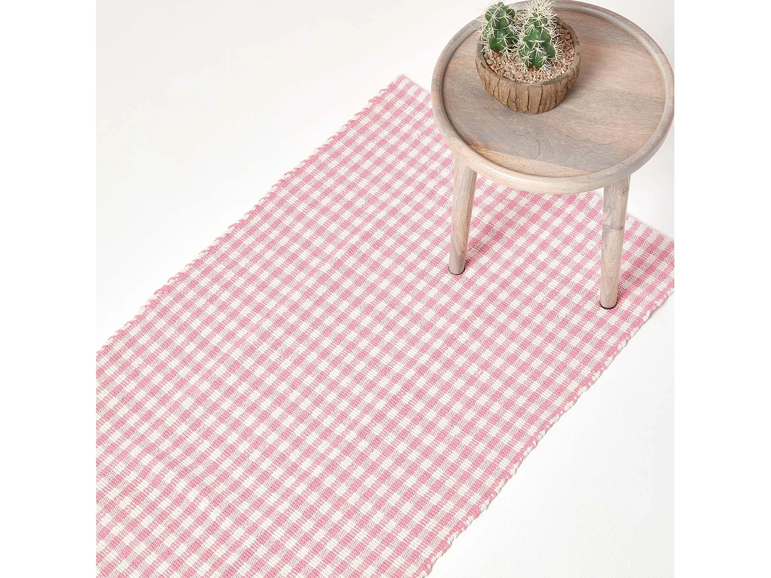 Homescapes Cotton Gingham Check Rug Hand Woven Pink White, 66 x 200 cm