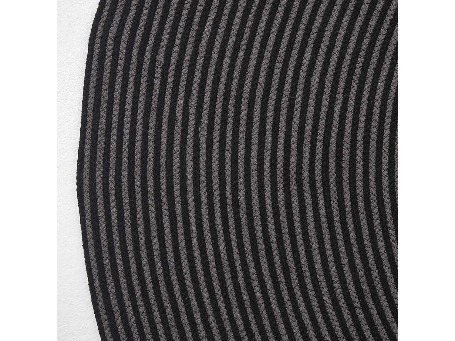 Homescapes Grey and Black Handmade Woven Spiral Braided Rug, 150 cm Round