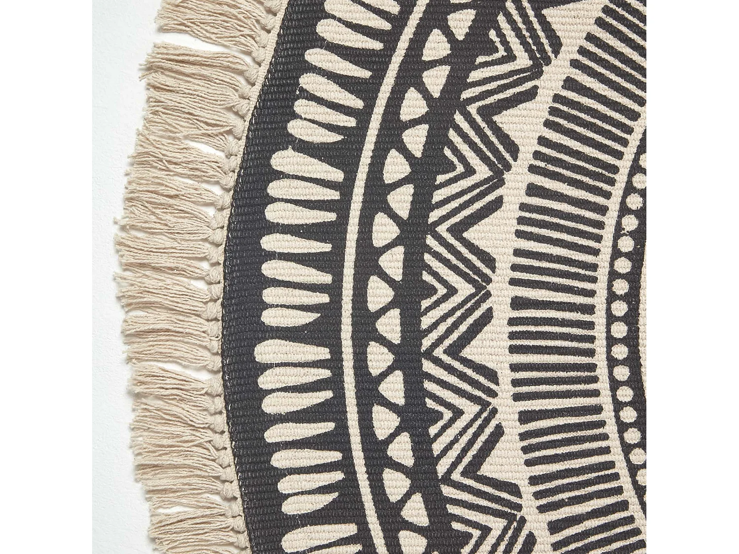 Homescapes Black & White 100% Cotton Mandala Printed Round Rug