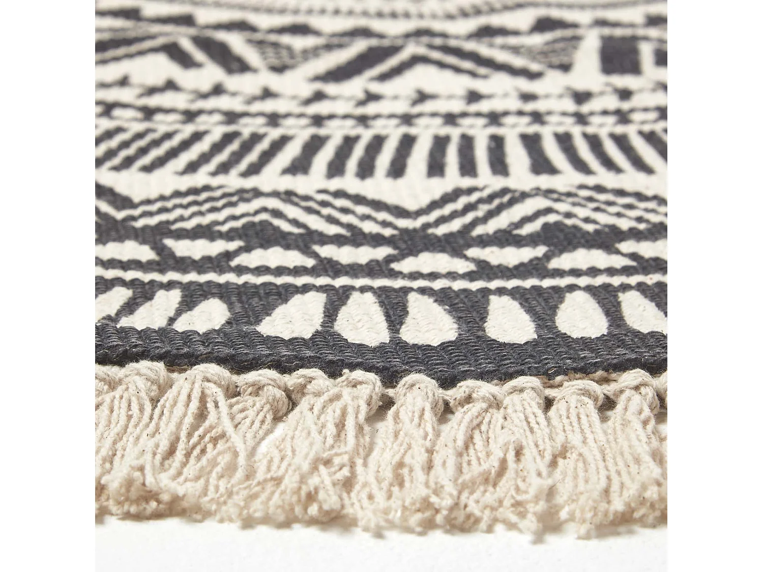 Homescapes Black & White 100% Cotton Mandala Printed Round Rug