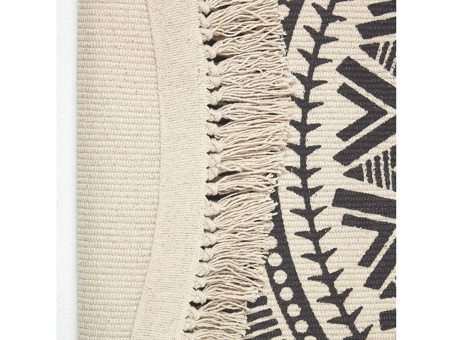 Homescapes Black & White 100% Cotton Mandala Printed Round Rug