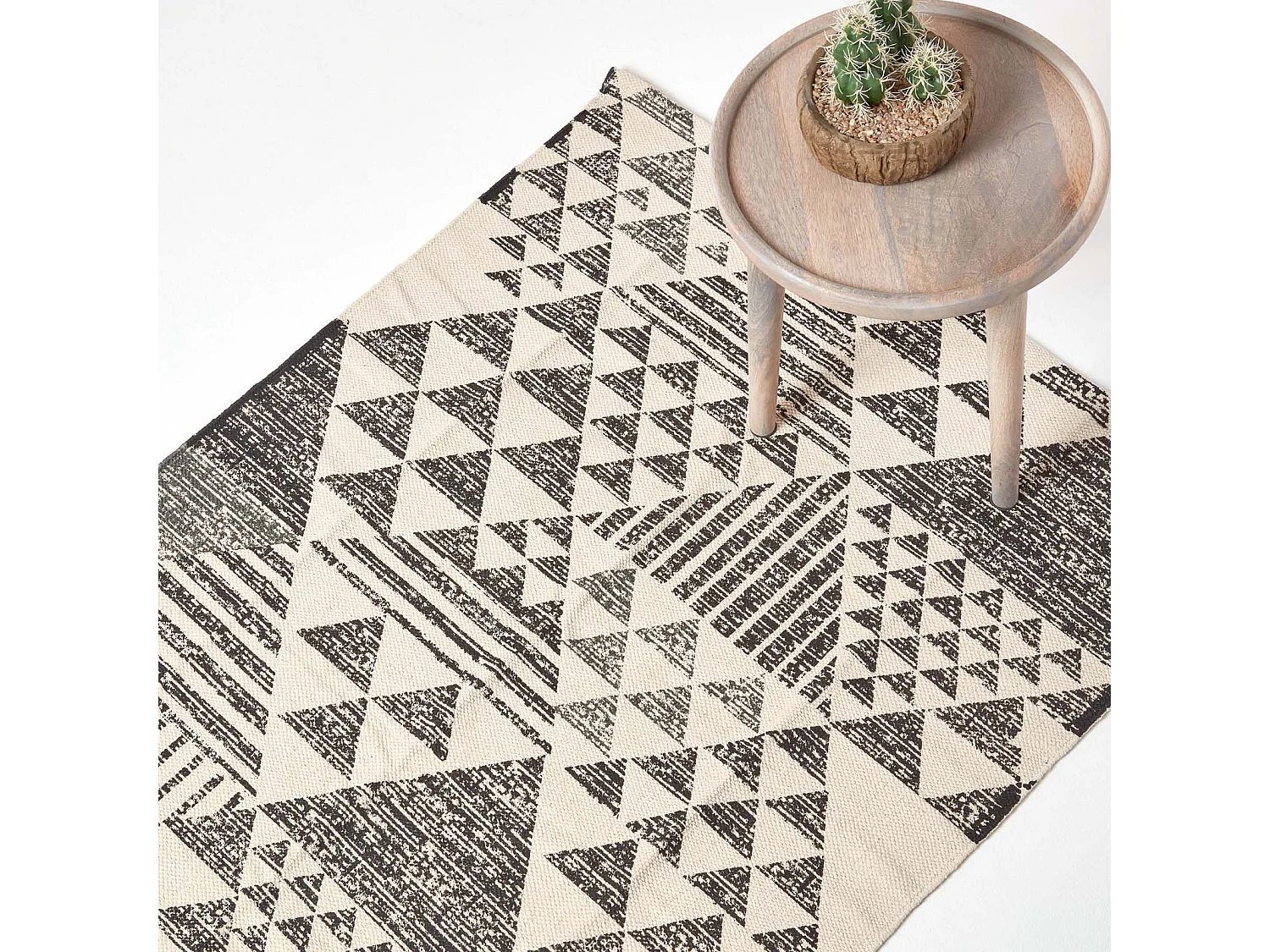 Homescapes Delphi Black and White Geometric Style 100% Cotton Printed Rug, 120 x 170 cm