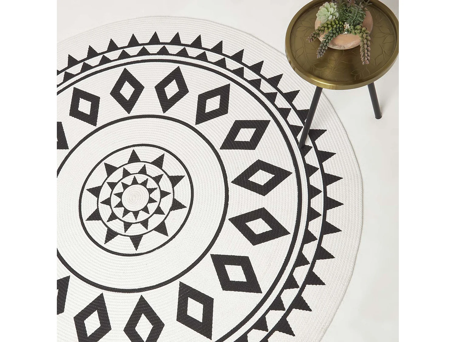 Homescapes Lia White & Black Mandala Handoven Cotton Rug, 200 cm Round
