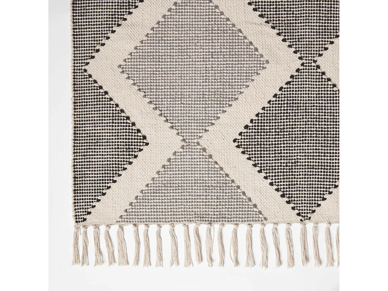 Homescapes Malmo Handwoven White & Grey Cotton Textured Rug, 120 x 170 cm