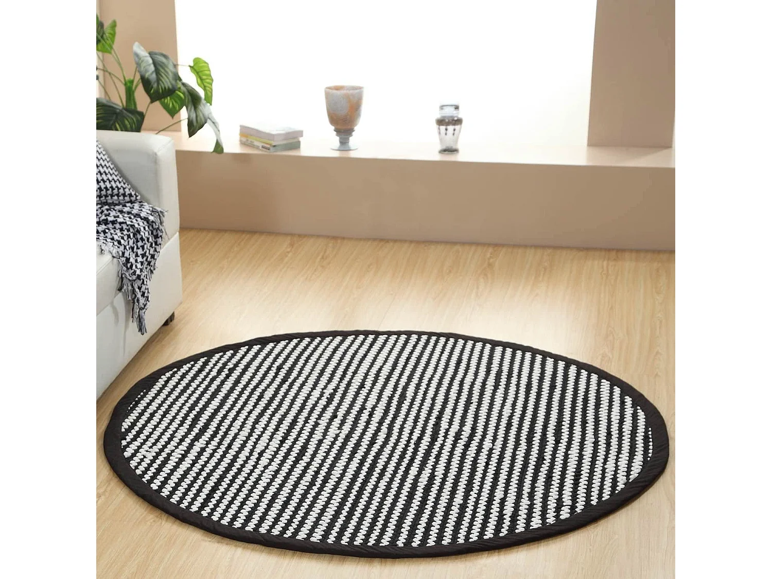 Homescapes Groove Black and White Monochrome Stripy Cotton Chindi Rug, 150 cm Round
