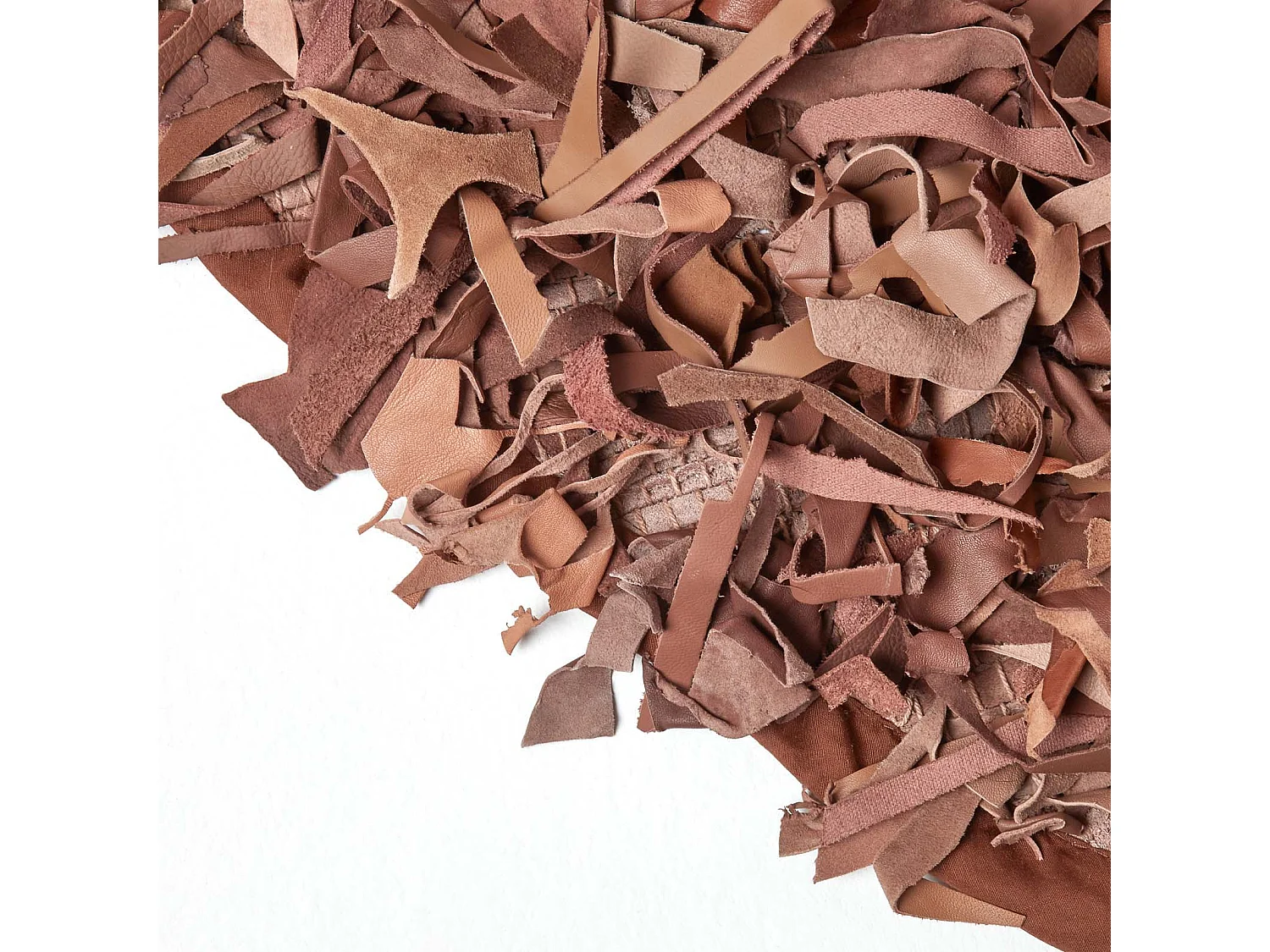 Homescapes Dallas Leather Shaggy Rug Brown, 150 cm Round