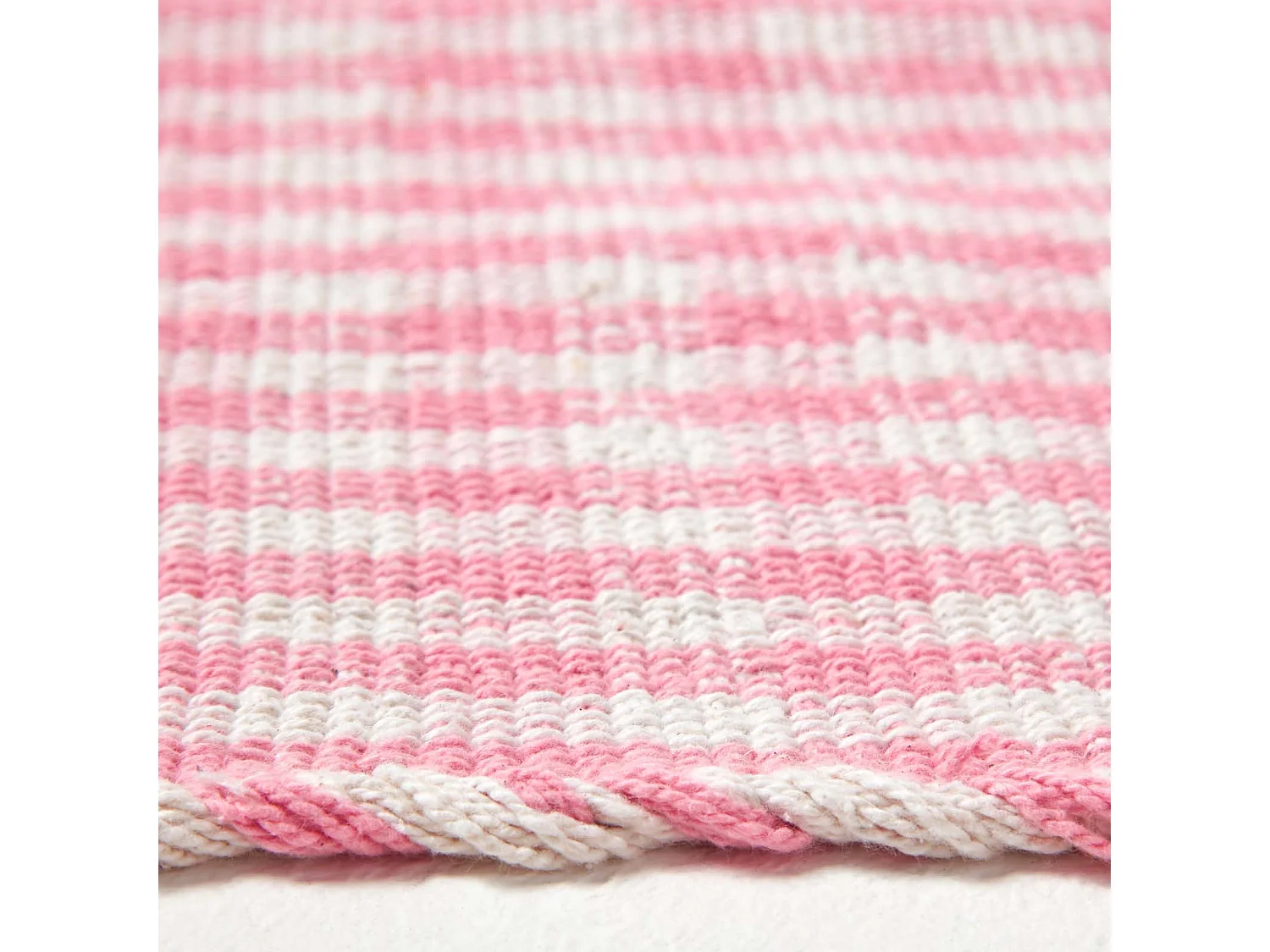 Homescapes Cotton Gingham Check Rug Hand Woven Pink White, 70 x 120 cm