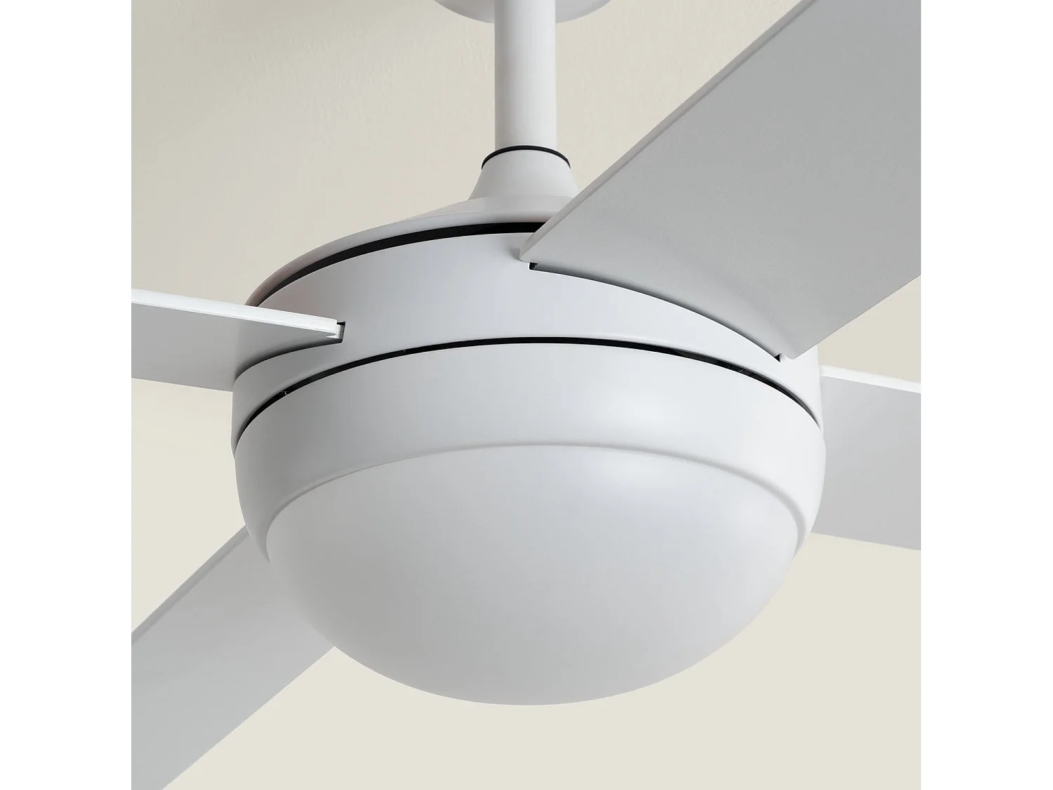 Ventilador de Techo con luz Silencioso DC aspas de madera Navy Evo