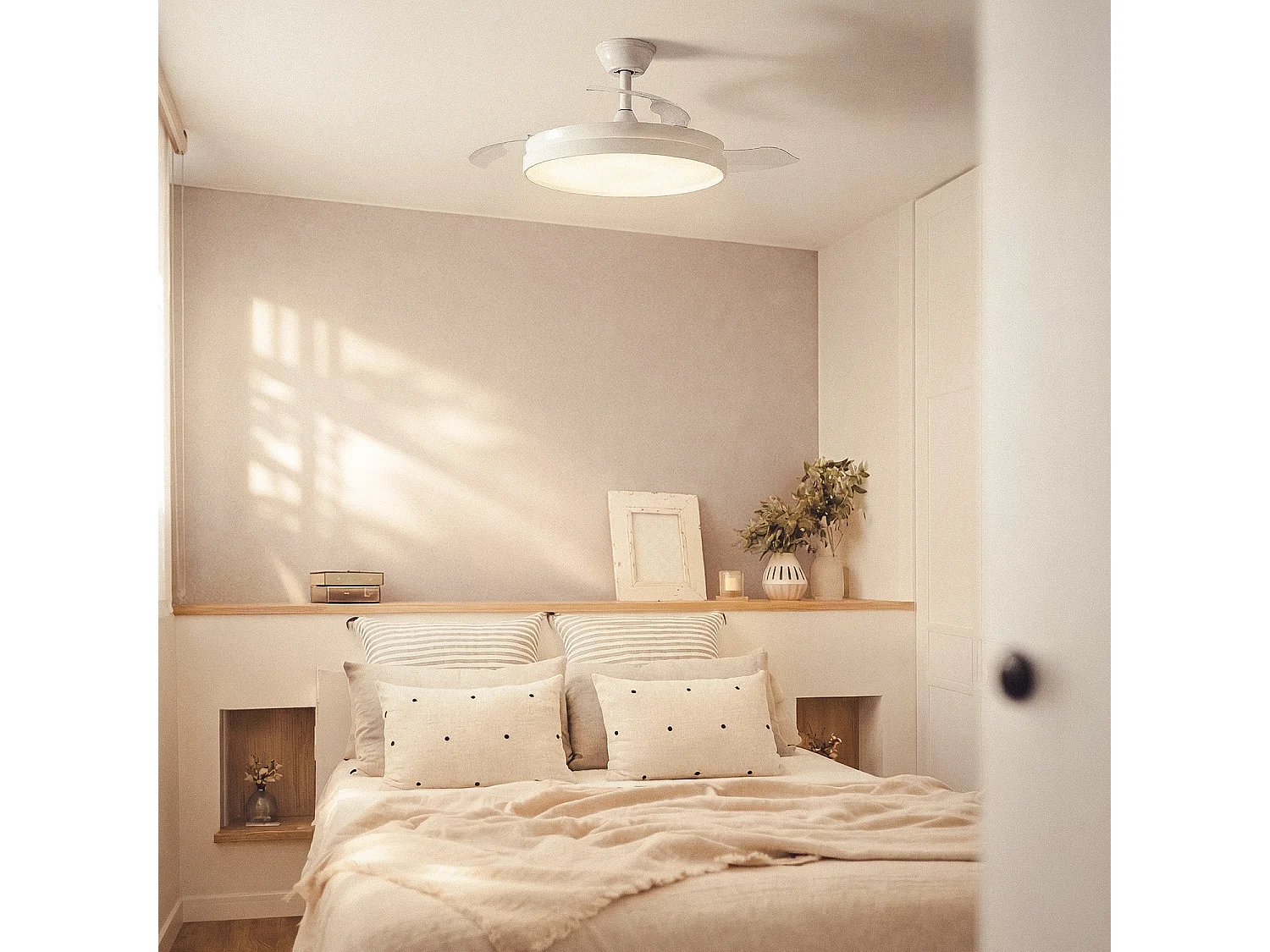 Ventilador de Techo con luz Silencioso DC aspas retráctiles Kaios
