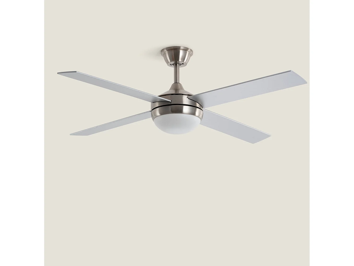 Ventilateur de Plafond avec Éclairage Silencieux DC Pales en Bois Navy Evo Argent Télécommande Grand (entre 20–30 m²) 132 cm Nickel