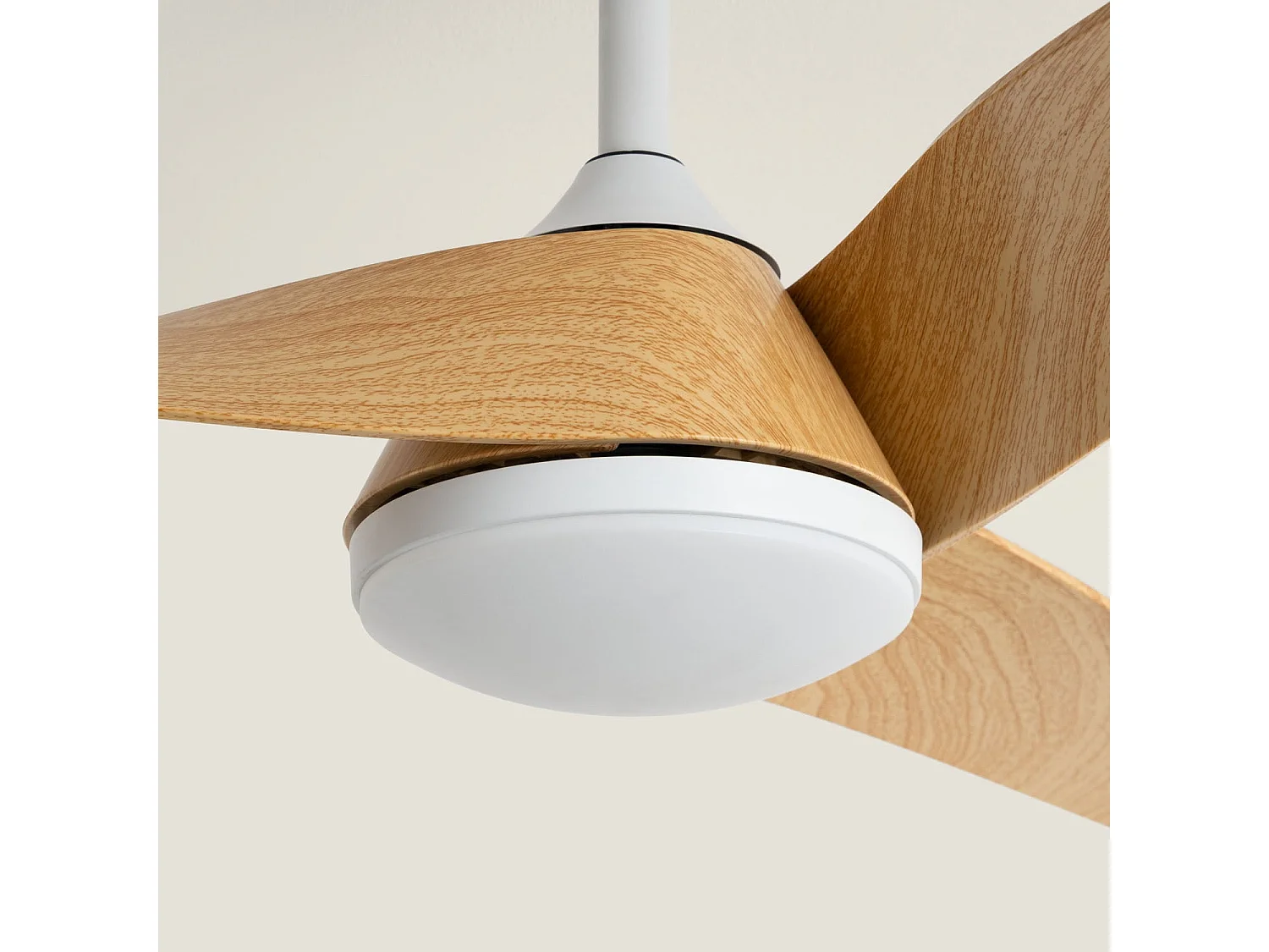 Ventilador de Techo con luz silencioso DC Eubea