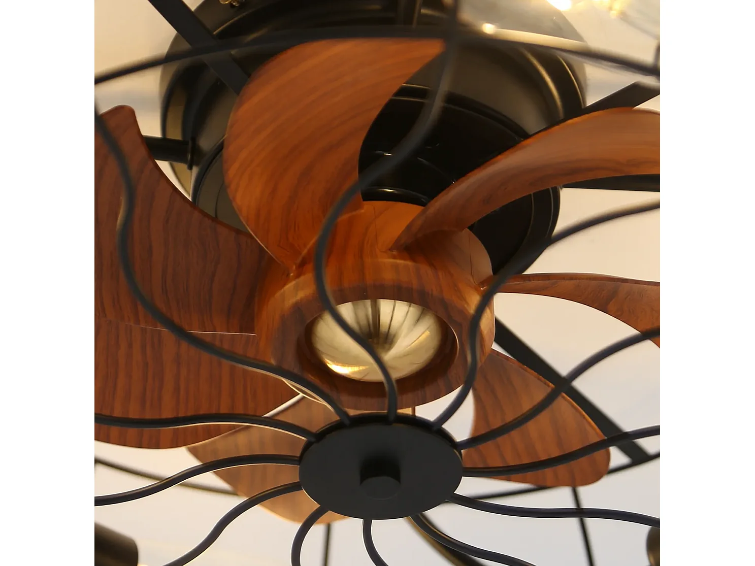 Ventilateur de plafond 50.8 cm avec télécommande, éclairage, 7 pales et moteur DC Noir