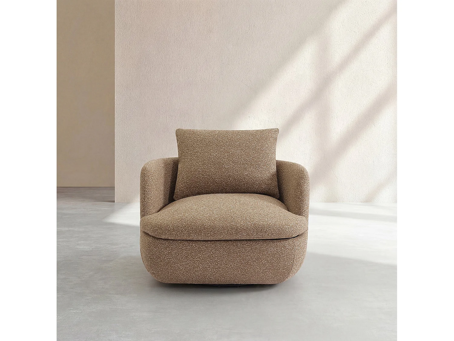 Habitat - Fauteuil pivotant en tissu bouclette garni de plumes - Moka - Monza