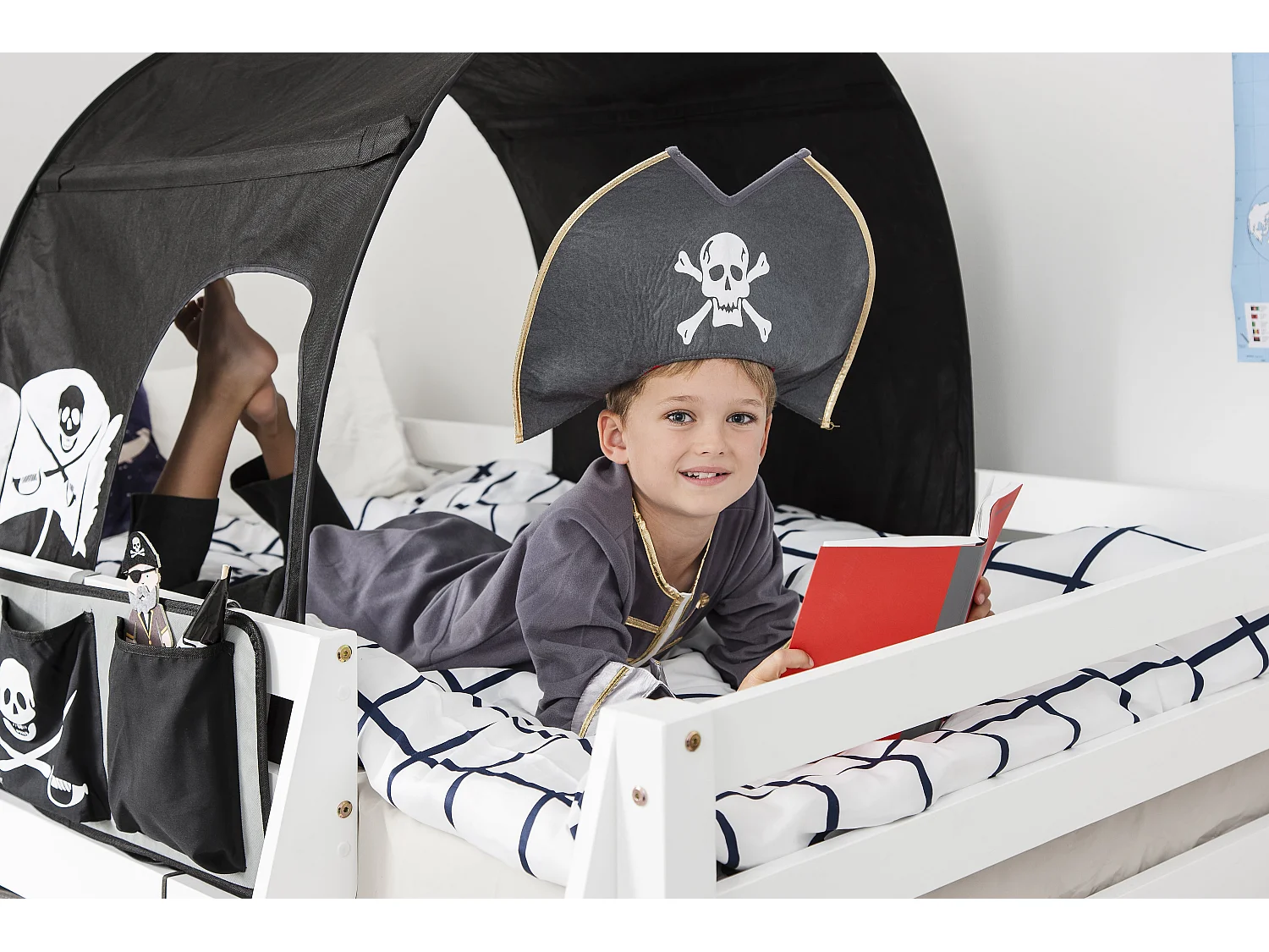 Noa & Nani Moro Cabin Bed Midsleeper with Pirate Hideaway Package in White