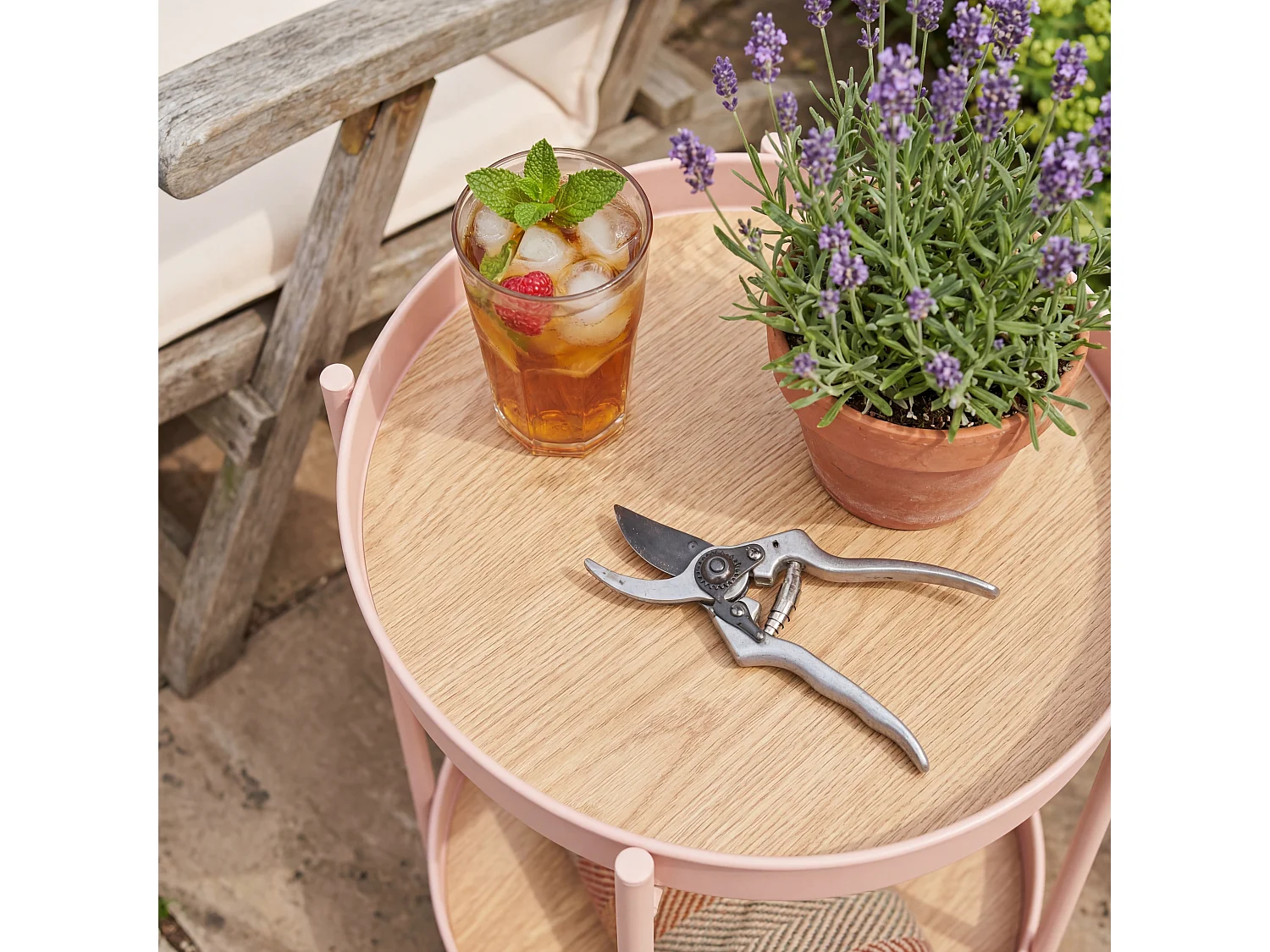 Noa & Nani Flora Round Small Metal Outdoor Side Table Garden End Patio Table for Balcony & Deck in Pink
