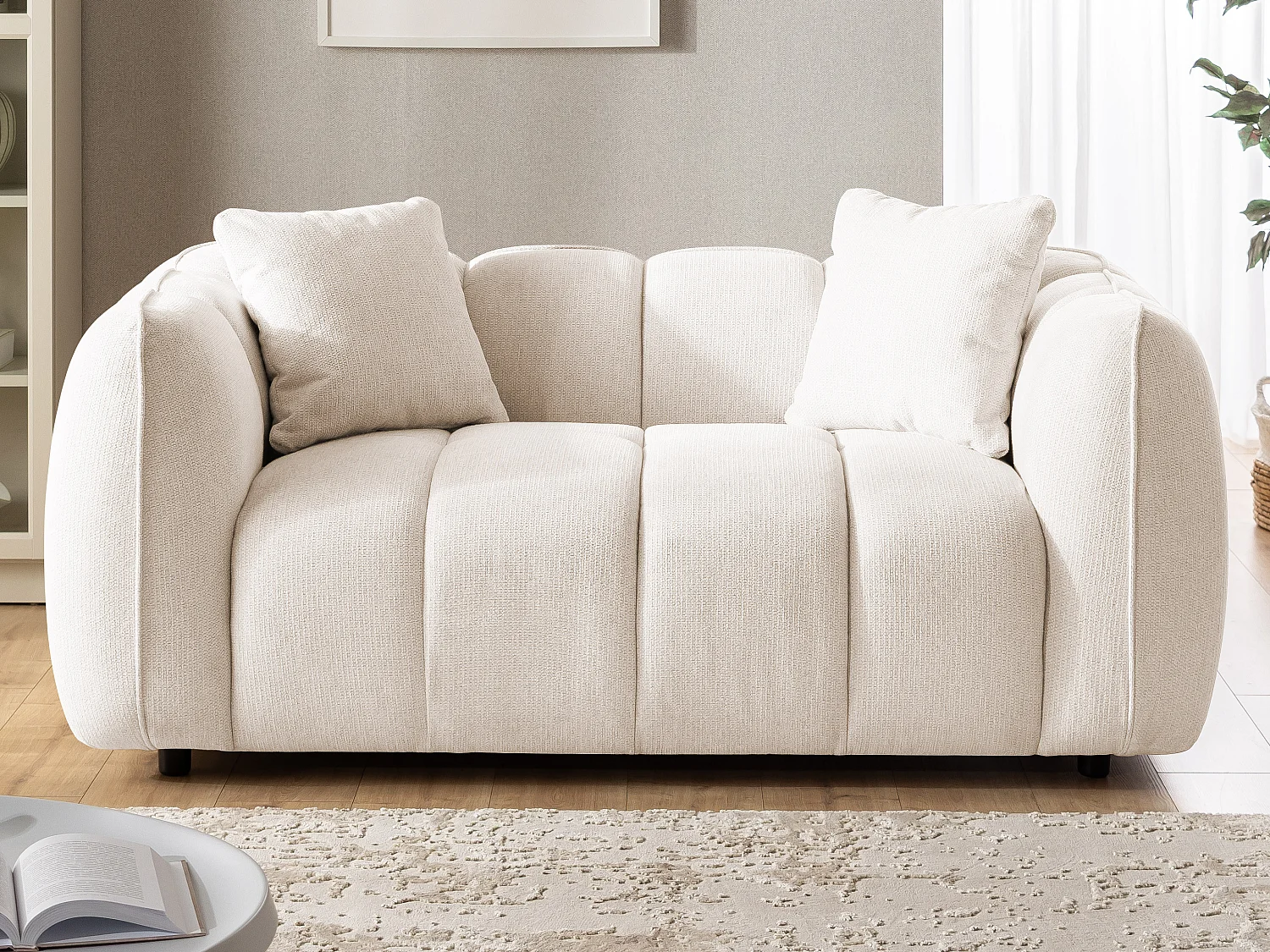 Ensemble de canapés 2+1 (2 places et fauteuil) en tissu structuré doux, au design moderne et à l’aspect matelassé NUBIRA