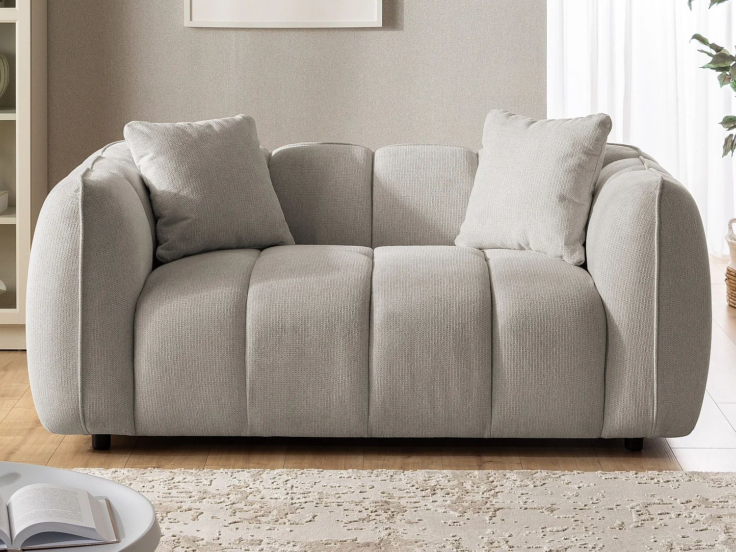 Ensemble de canapés 2+1 (2 places et fauteuil) en tissu structuré doux, au design moderne et à l’aspect matelassé NUBIRA