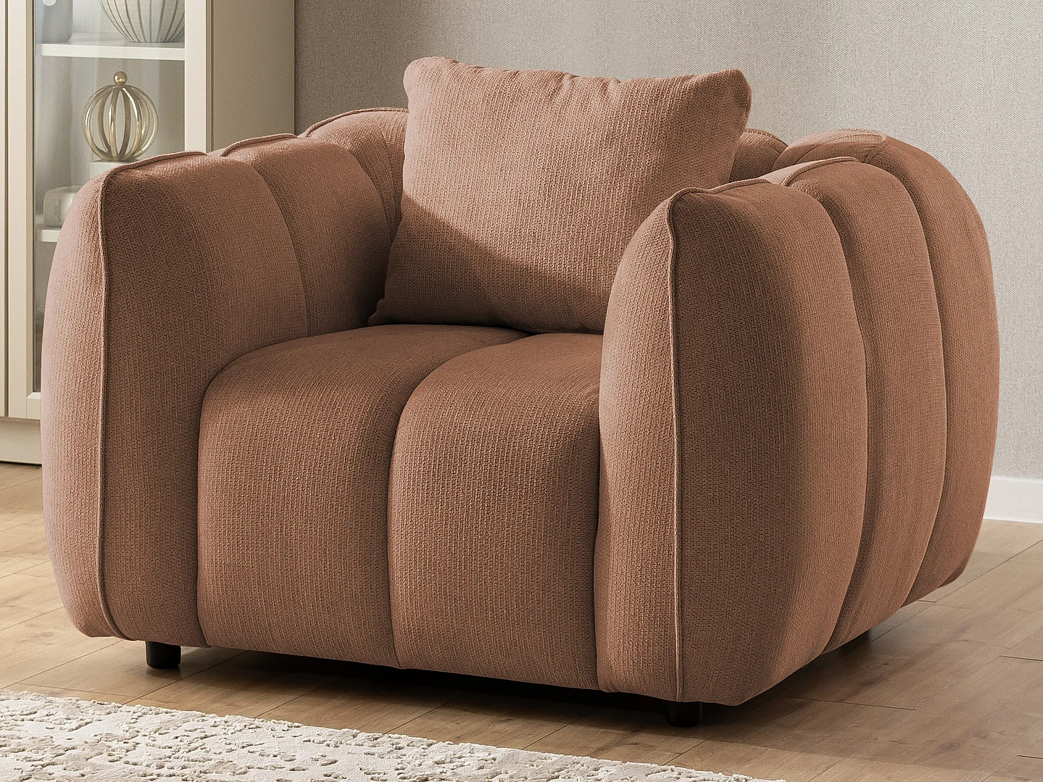Fauteuil confortable au design moderne, avec un revêtement en tissu texturé doux et un capitonnage profond en style bubble - NUBIRA