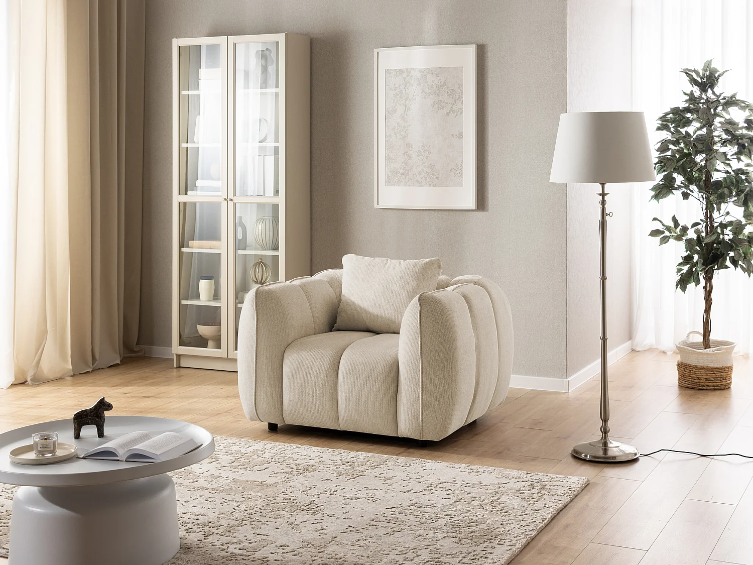 Fauteuil confortable au design moderne, avec un revêtement en tissu texturé doux et un capitonnage profond en style bubble - NUBIRA