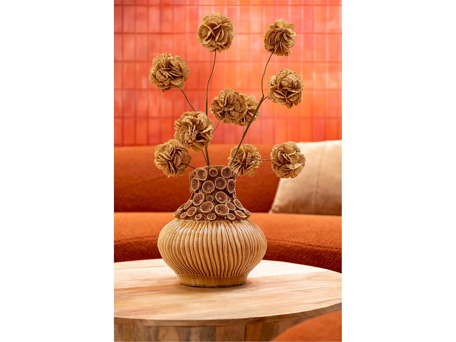 Vase gourd corail en argile ocre jaune poterie artisanale
