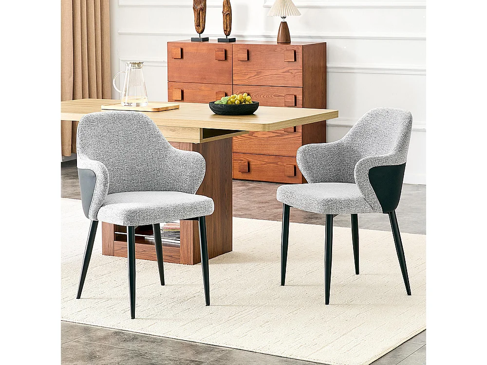 Set van twee eetkamerstoelen, met een combinatie van grijze stof en zwart PU-leer, met een rugleuning van zwart PU-leer,  grijs