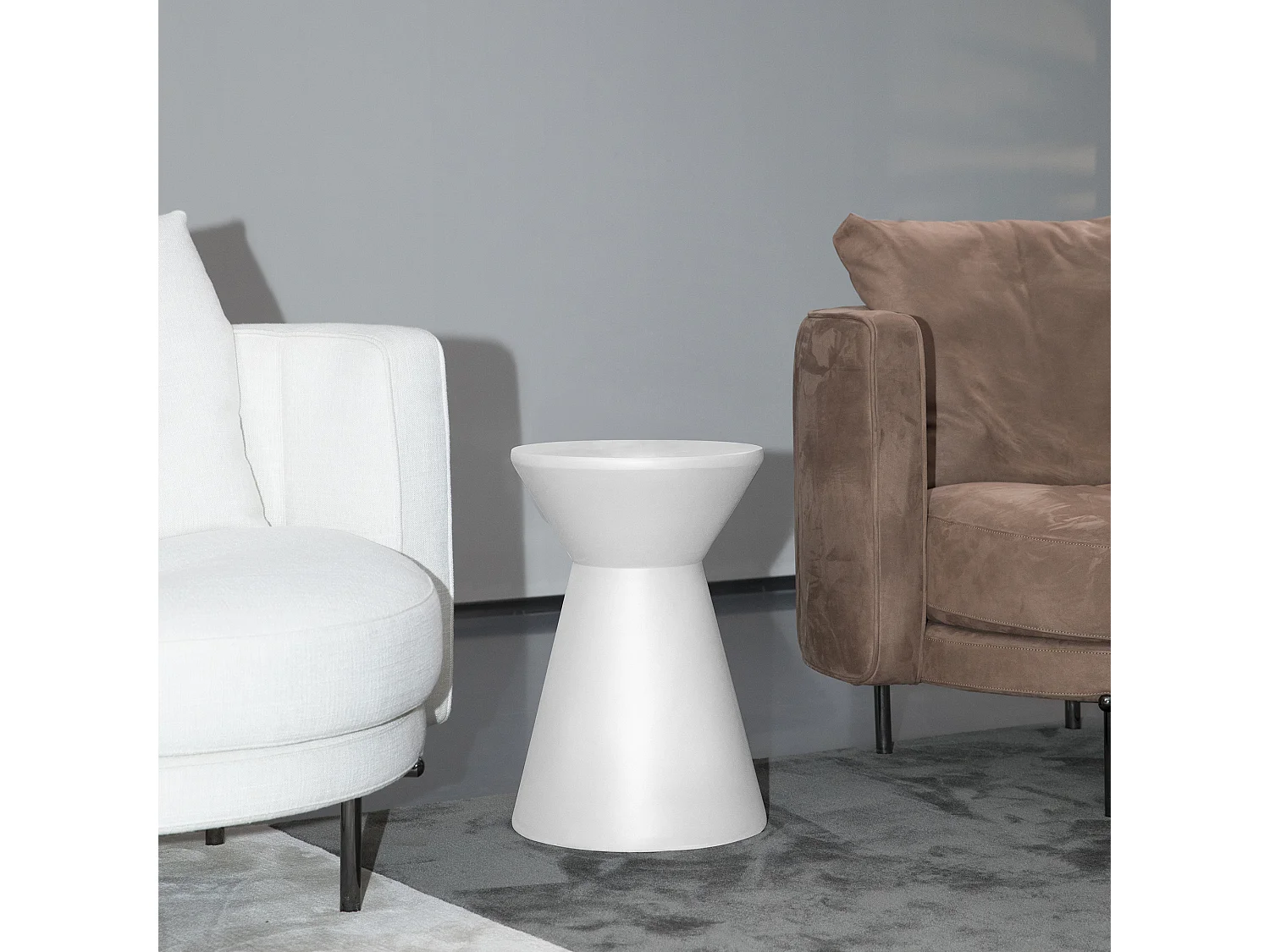 Bijzettafel van beton  35 x 35 x 51 cm