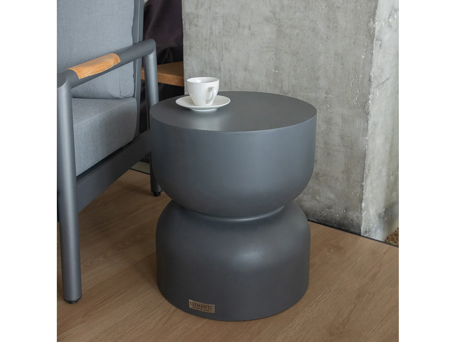 Bijzettafel van beton  45 x 45 x 51 cm