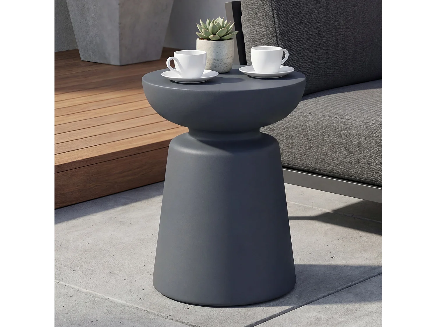 Bijzettafel van beton  35 x 35 x 47 cm