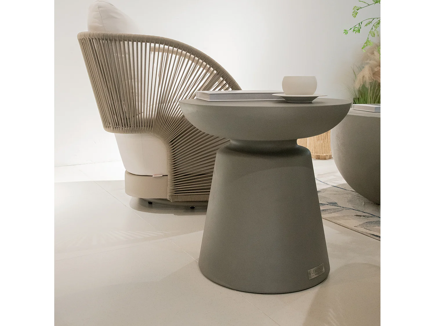 Table d'appoint en béton fibré  51 x 51 x 51 cm