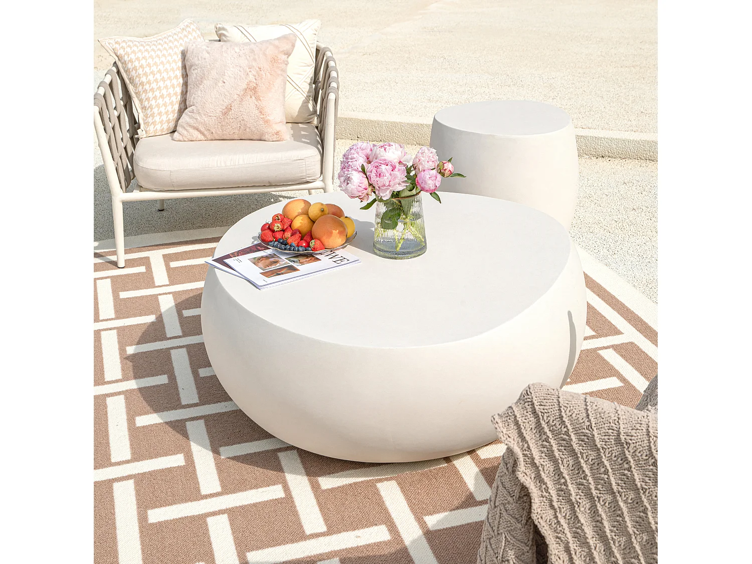 Table basse en béton fibré  107 x 100 x 41 cm