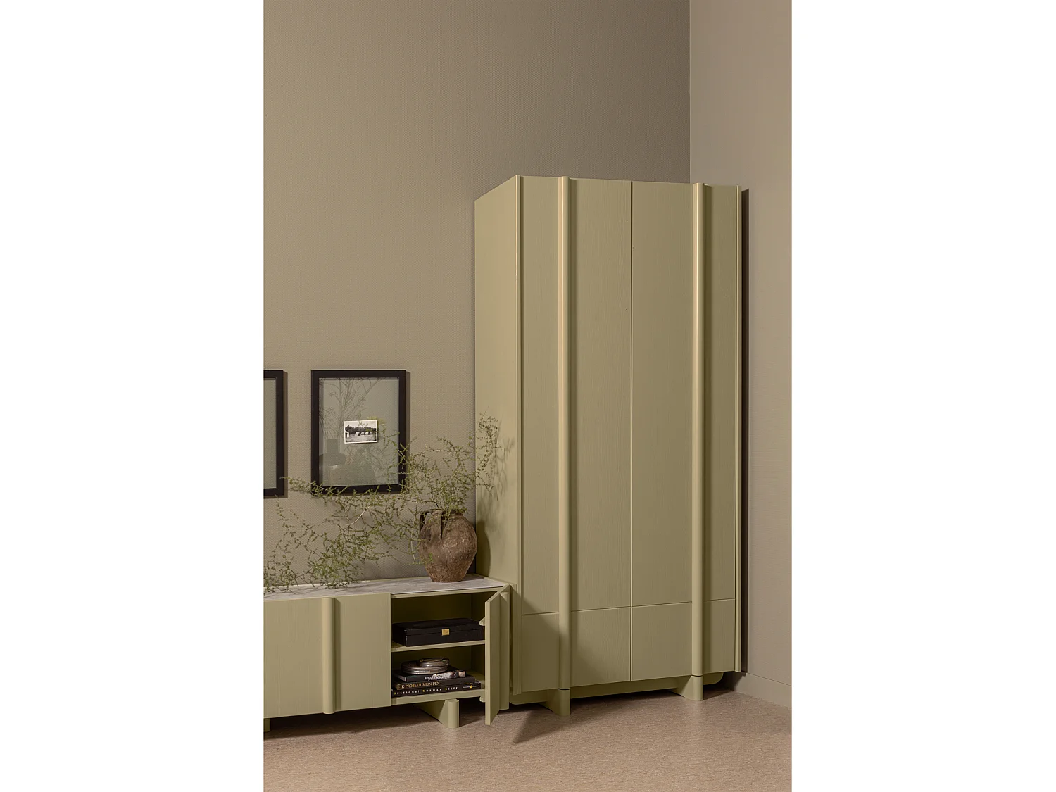 Armoire de rangement en pin BASU