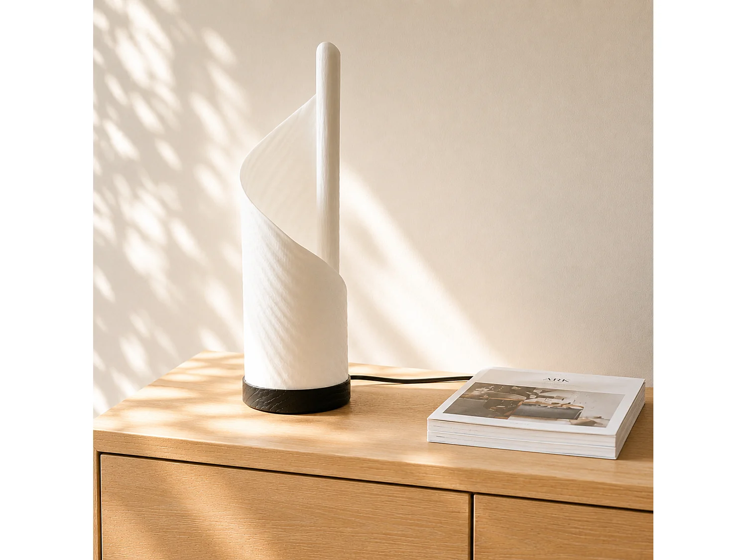 Tischlampe aus Pappmaché und Holz - Elya