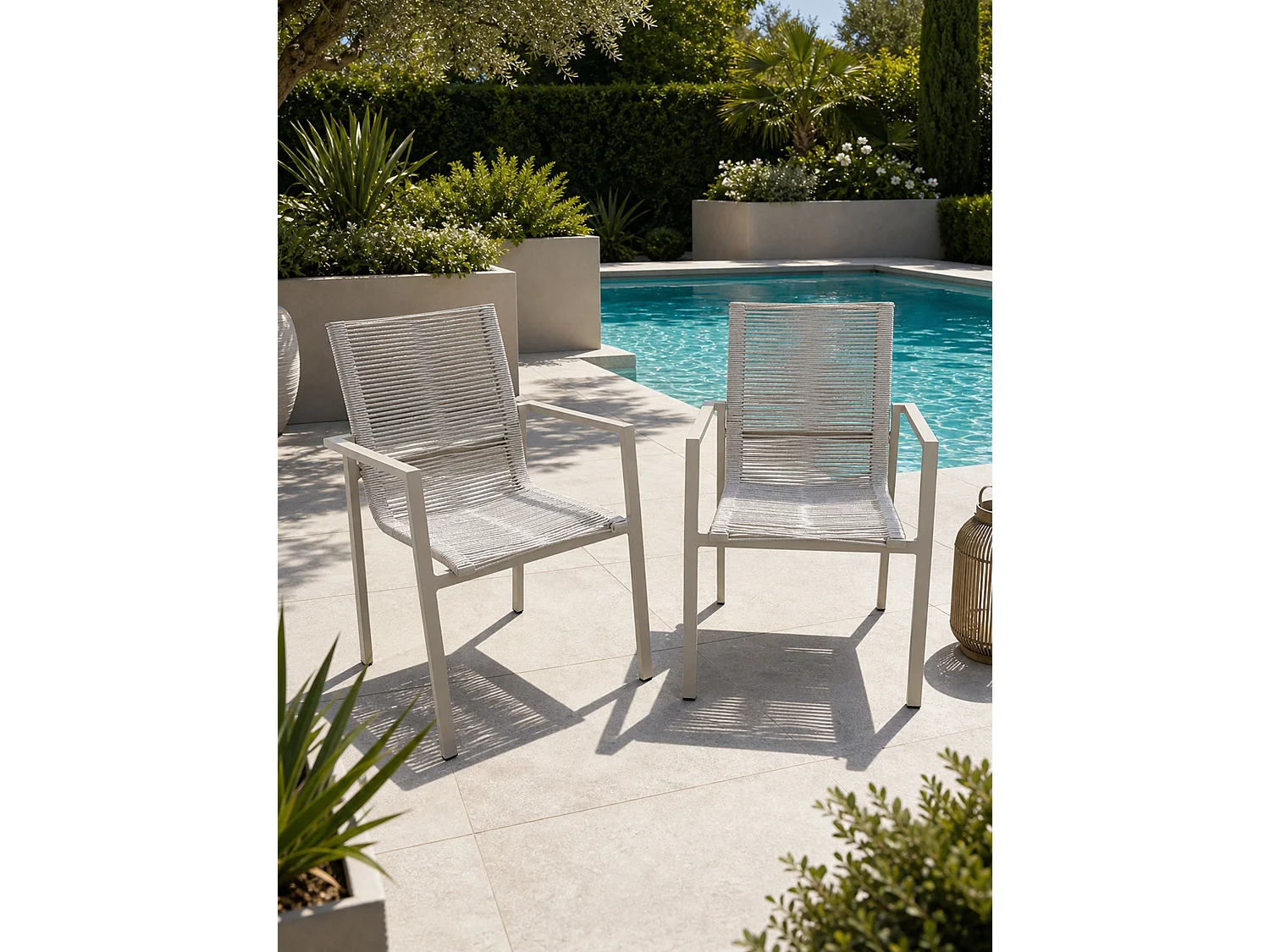 Set aus 2 Gartenstühlen aus Aluminium und geflochtenem Seil