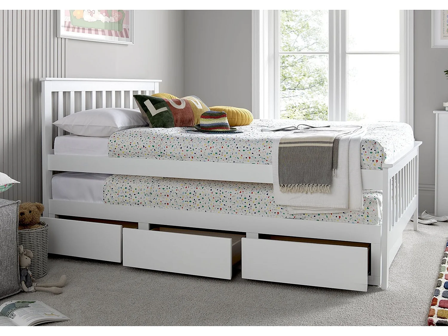Painted Wood Bedframe - 135 x 190 cm Bedframe in White