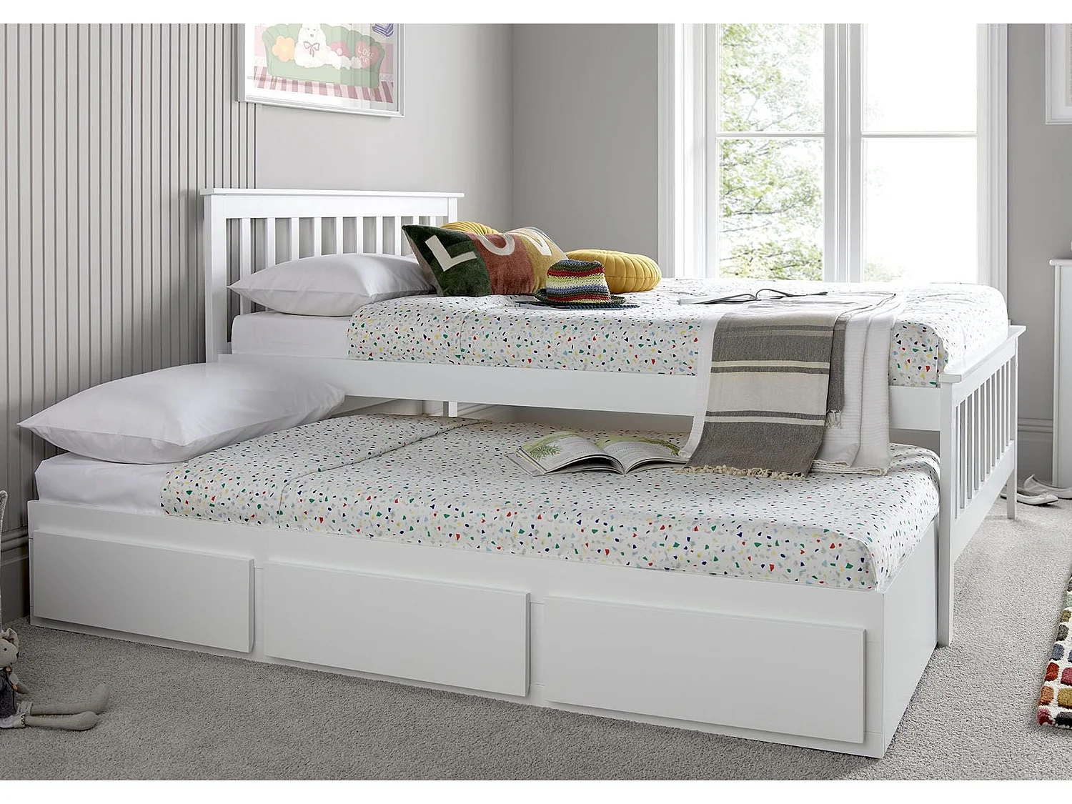 Painted Wood Bedframe - 135 x 190 cm Bedframe in White