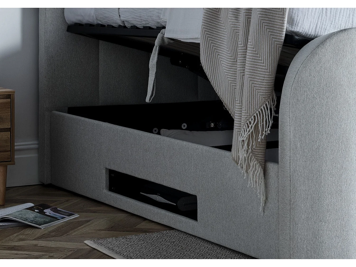 Upholstered Storage bed - 135 x 190 cm Ottoman Bed Integrated TV Feature With Ottoman Storage in Cream