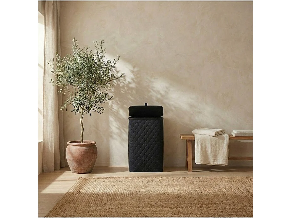 MAZAZU Panier à linge avec Couvercle - Diamond Stitch - 100 Litres - Sac Intérieur Amovible - Cadre en Bambou - Noir - Panier Pliable - 44x33x69 cm