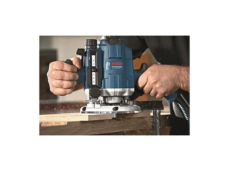 Bosch Professional GOF 1250 CE – Défonceuse plongeante 1250 W, 6–8 mm
