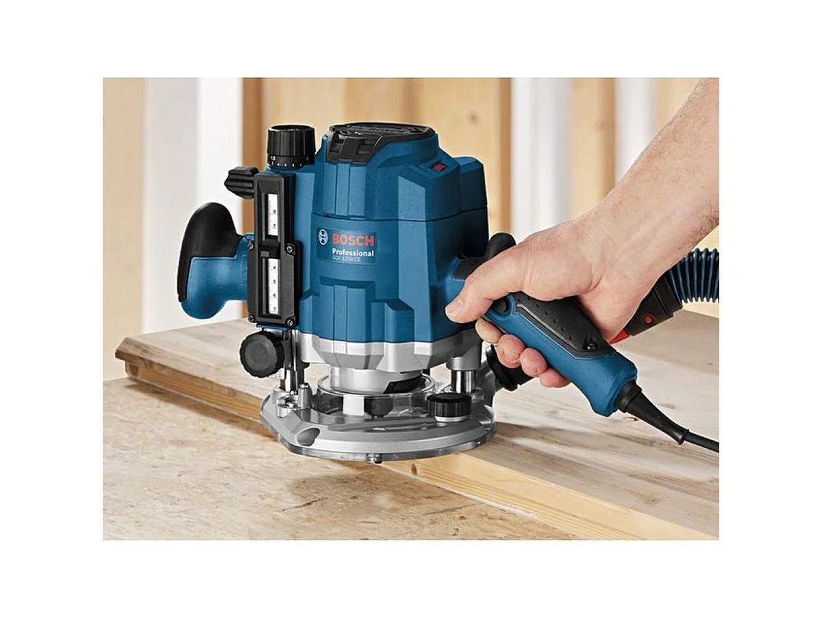 Défonceuse plongeante Bosch GOF 1250 CE 1250 W - modèle 601626000