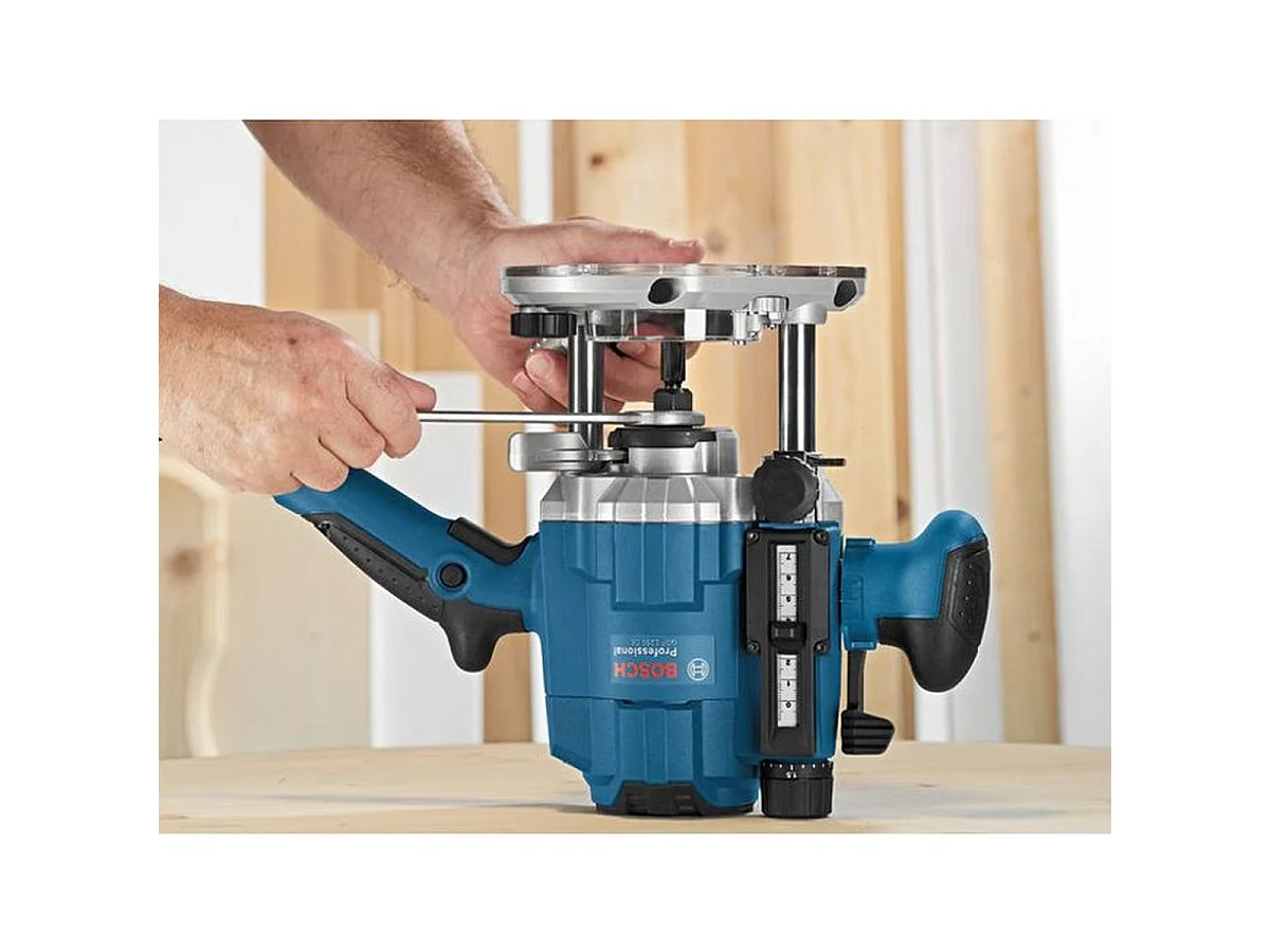 Défonceuse plongeante Bosch GOF 1250 CE 1250 W - modèle 601626000
