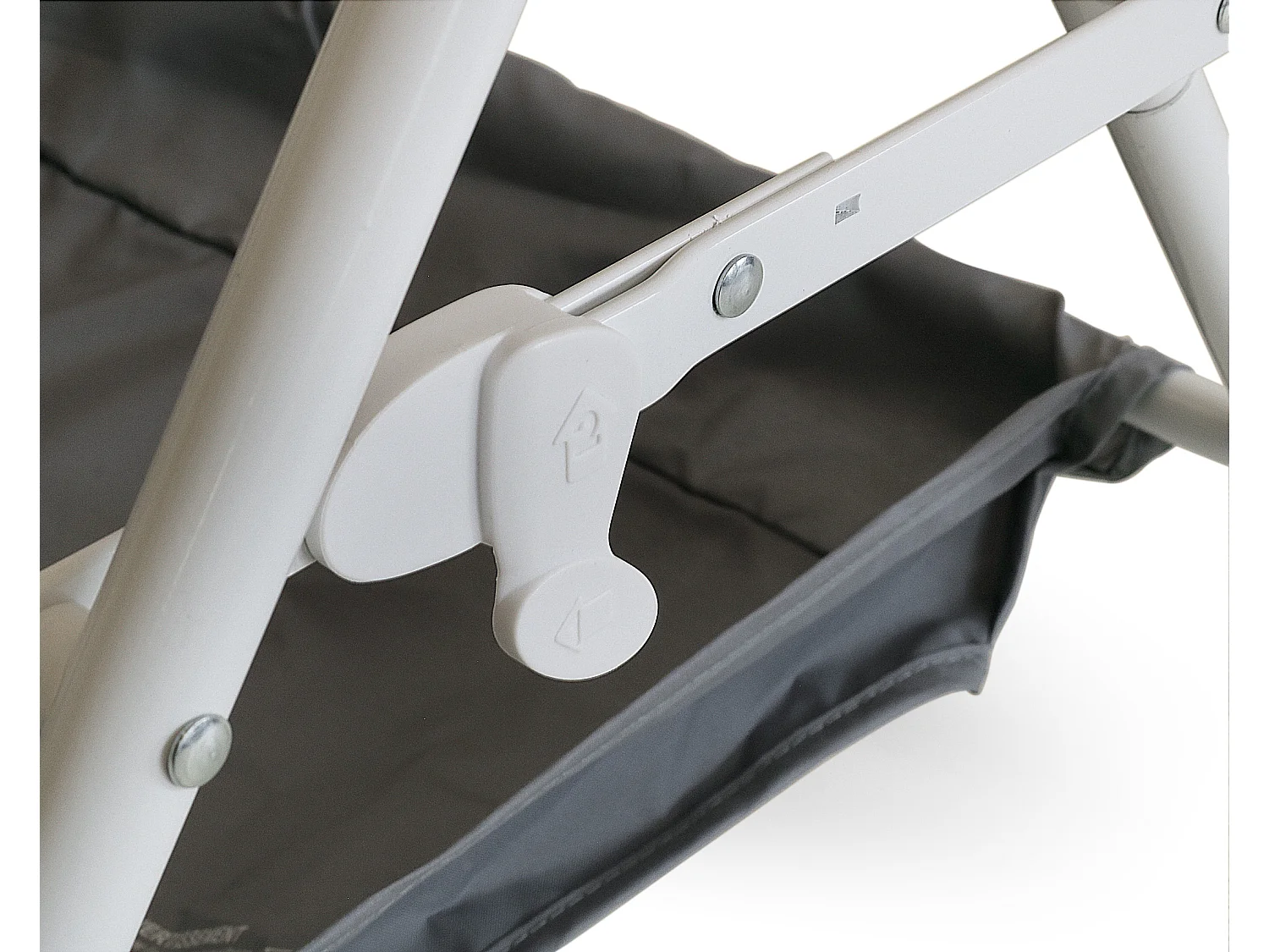 WEBABY - Table à langer pliante en acier MIO avec panier de rangement