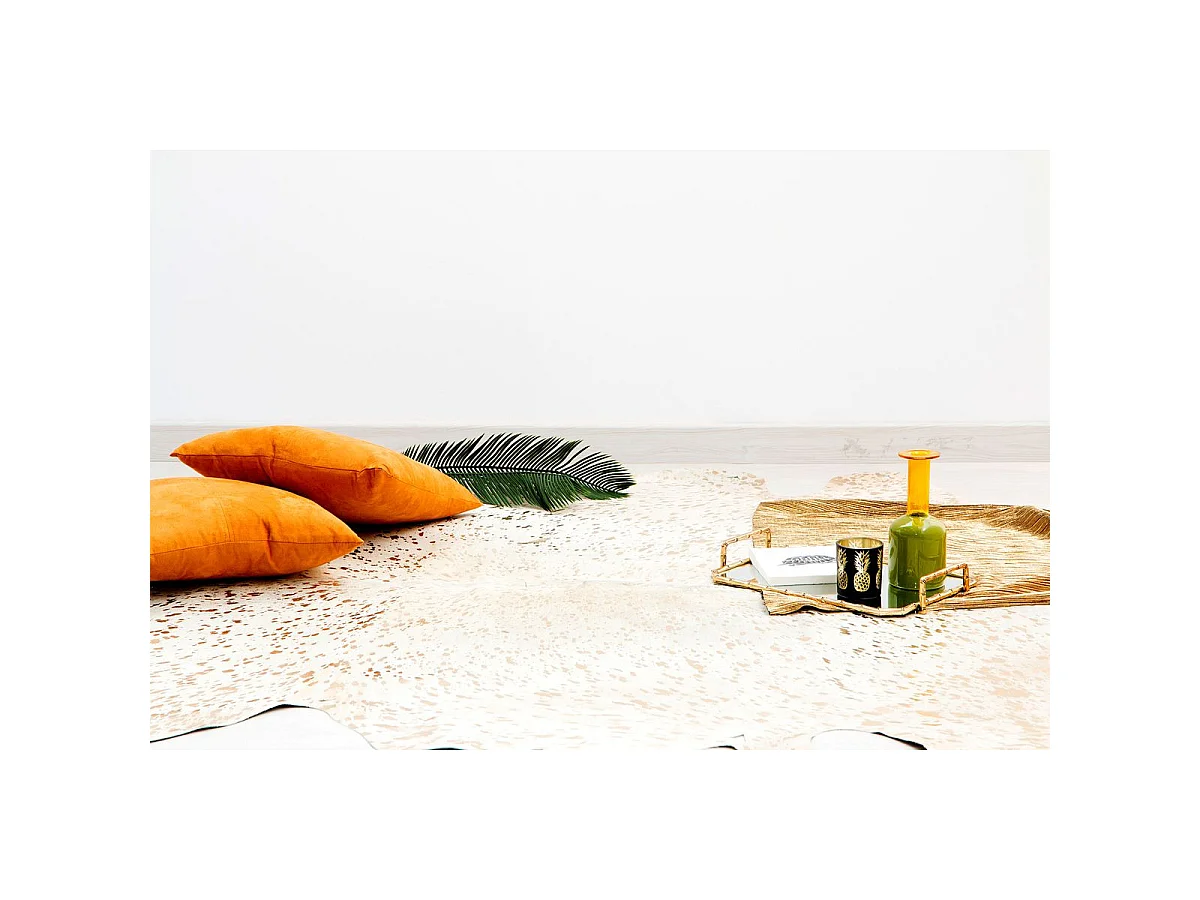 Tapis Peau de Vache "Fly" Blanc & Or Entre 1,35 et 1,65 m2