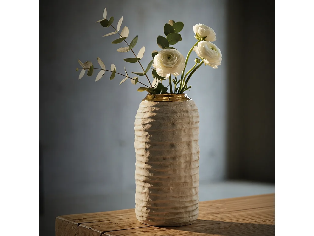 Vase aus Keramik mit goldfarbenen Details in modernem Design Ø 12,5x25 cm