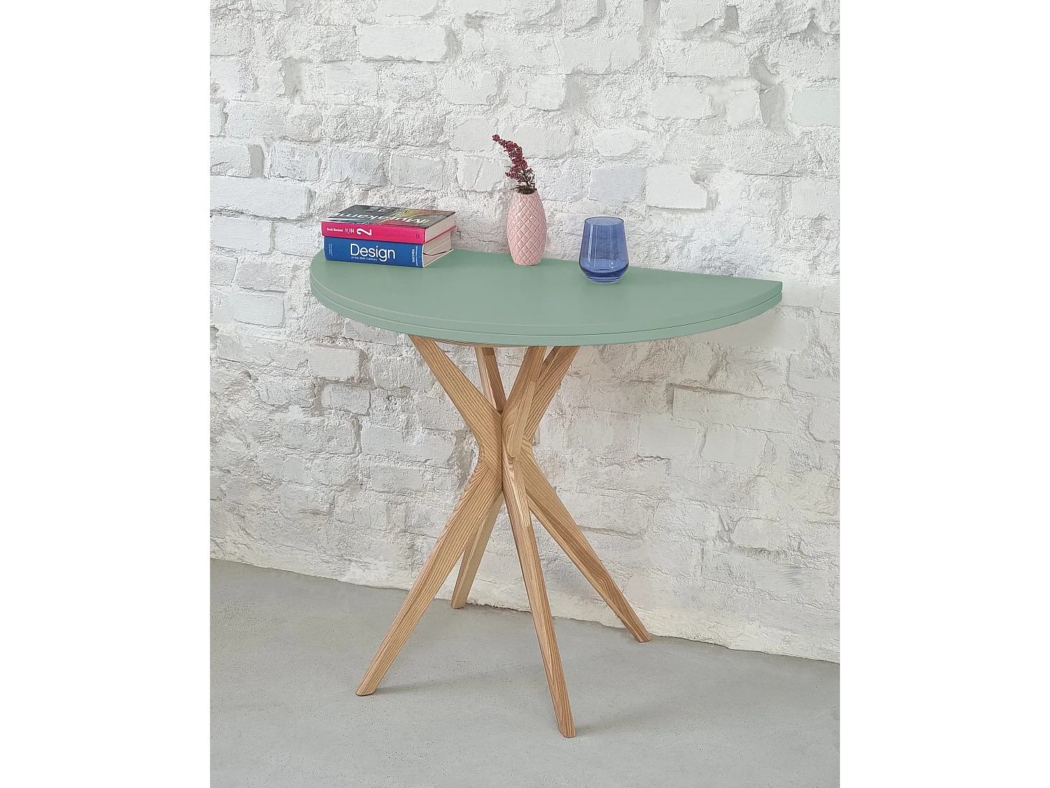 Table à manger demi-ronde extensible Jubi 100 cm, 2 personnes - Vert Sauge | Pieds en frêne massif teinté chêne