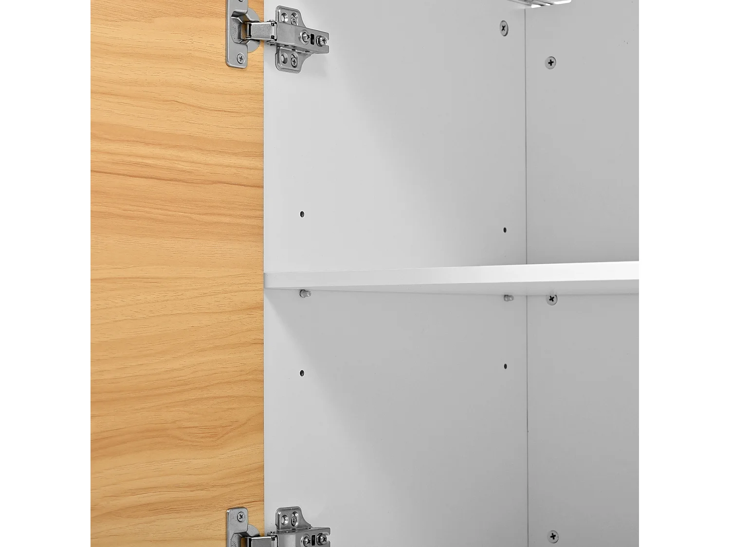 Buffet blanc et naturel avec 4 portes et étagères réglables